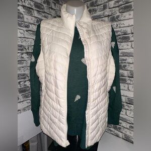 Old Navy Winter White Puffer Vest